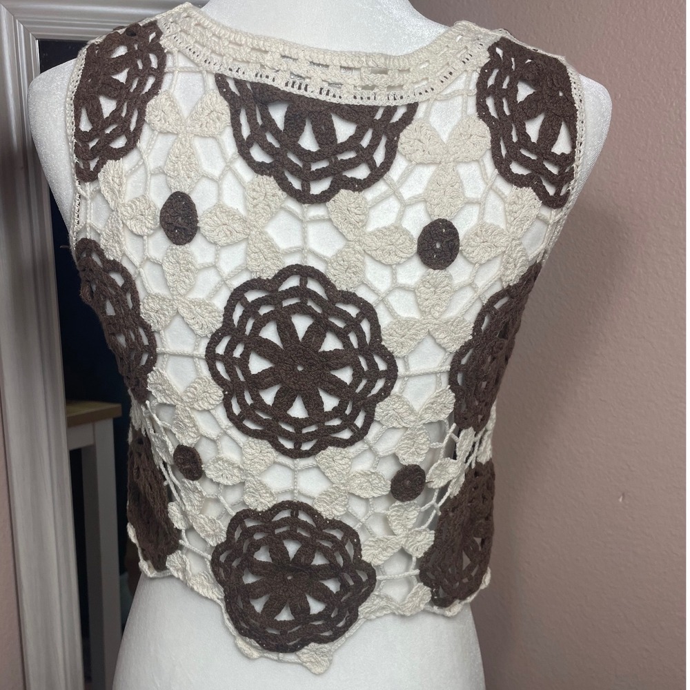 Rebellion Again Women XS Brown Cream Crochet Floral Crop Top Vest 27588 Boho - Picture 7 of 7